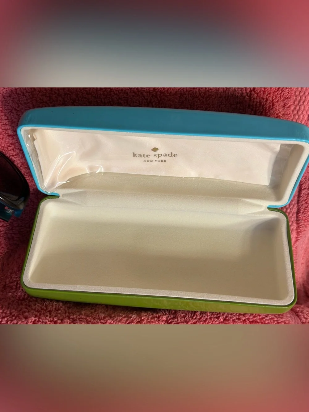 kate spade Brown Tortoiseshell Women's Sunglasses with case and cleaning cloth